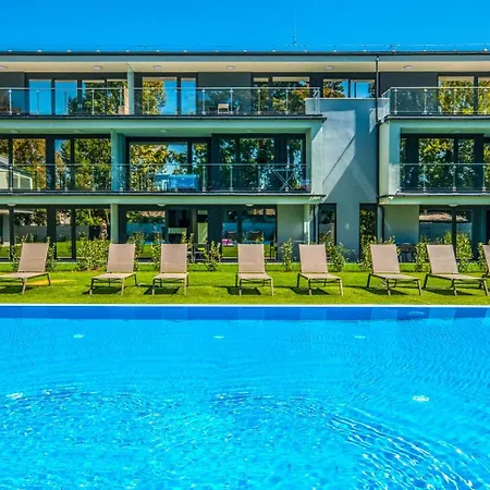 Apartament H55 *